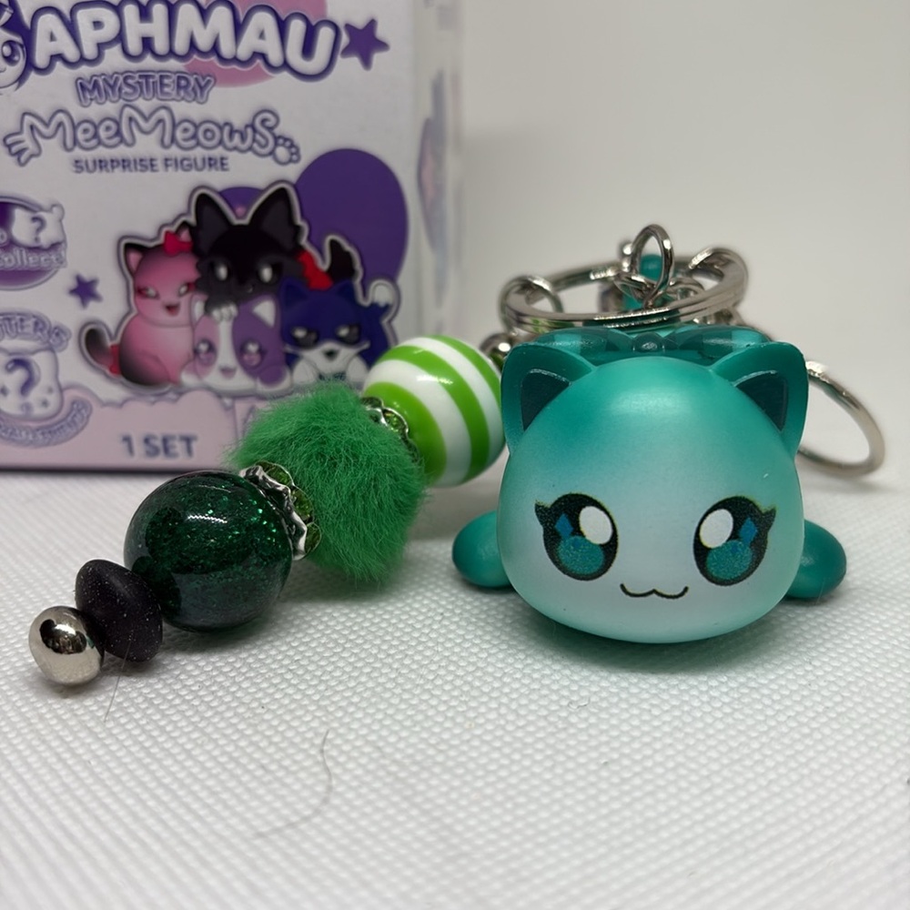 Handmade cat keychain - Picture 3 of 16